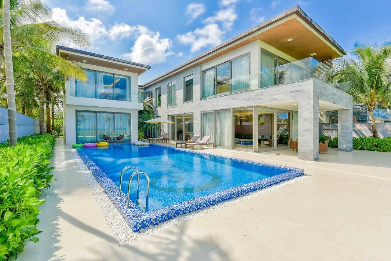 Luxury Pool Villa Close To The Private Beach Da Nang