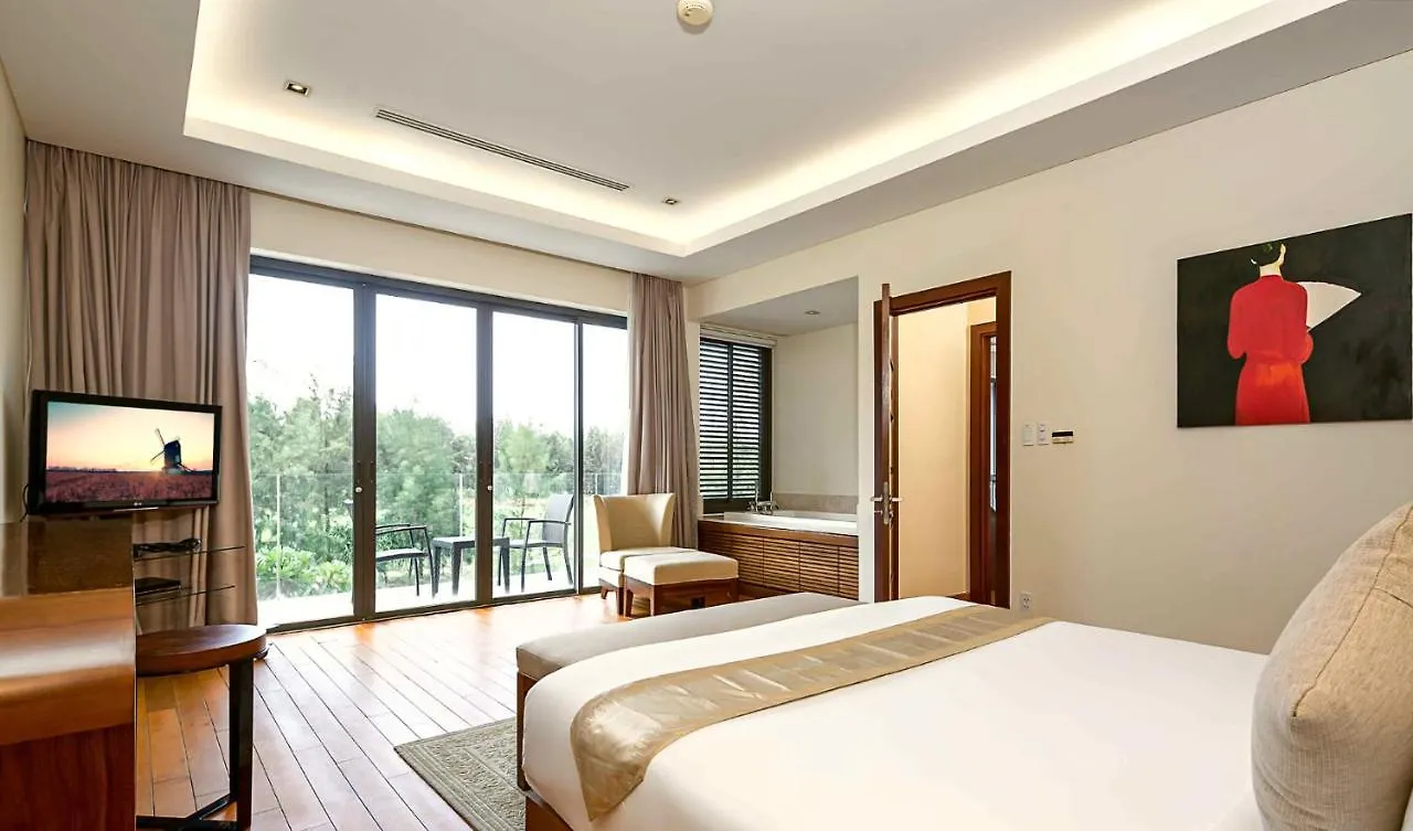 Luxury Pool Villa Close To The Private Beach Da Nang