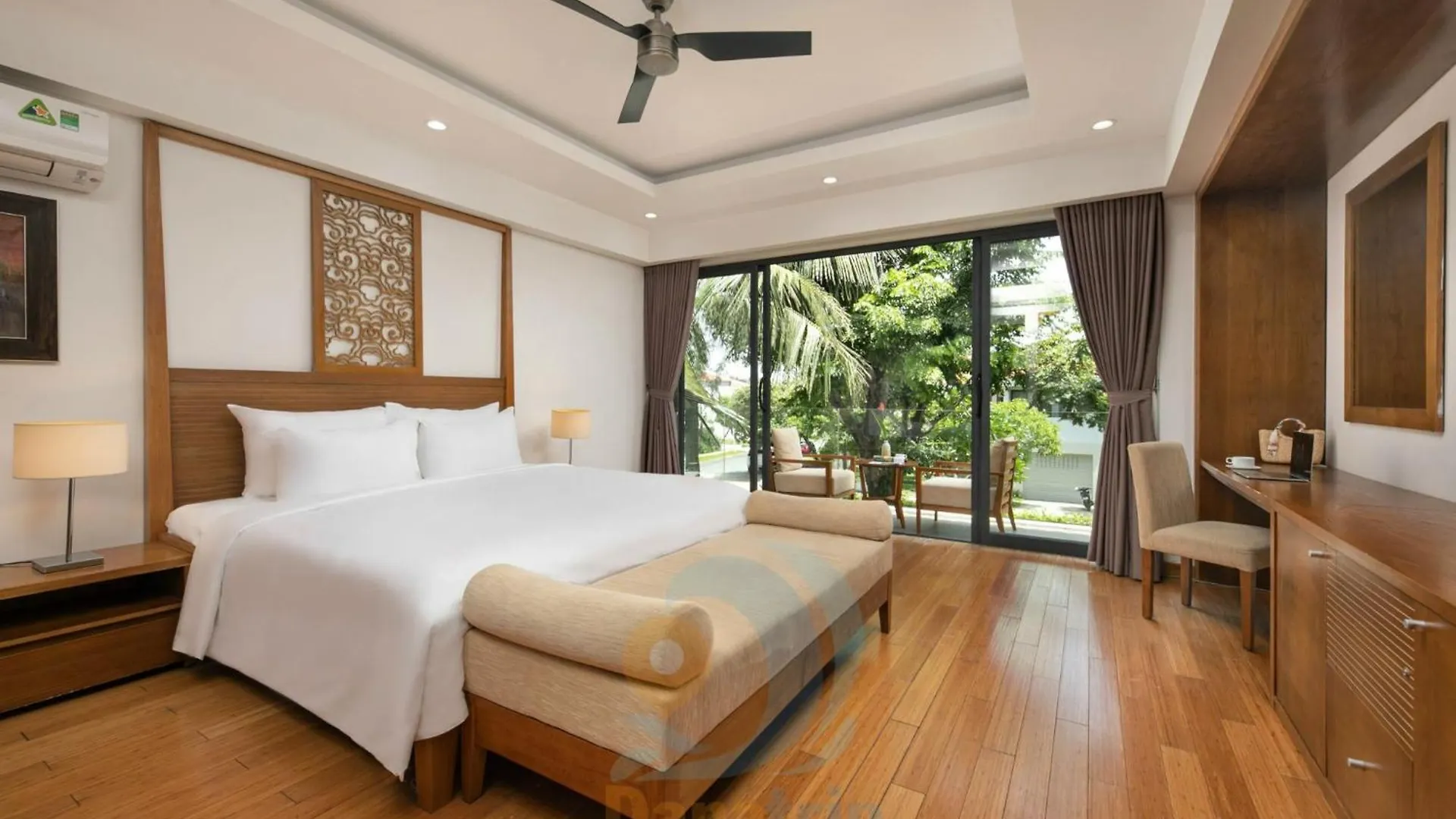 Luxury Pool Villa Close To The Private Beach Da Nang