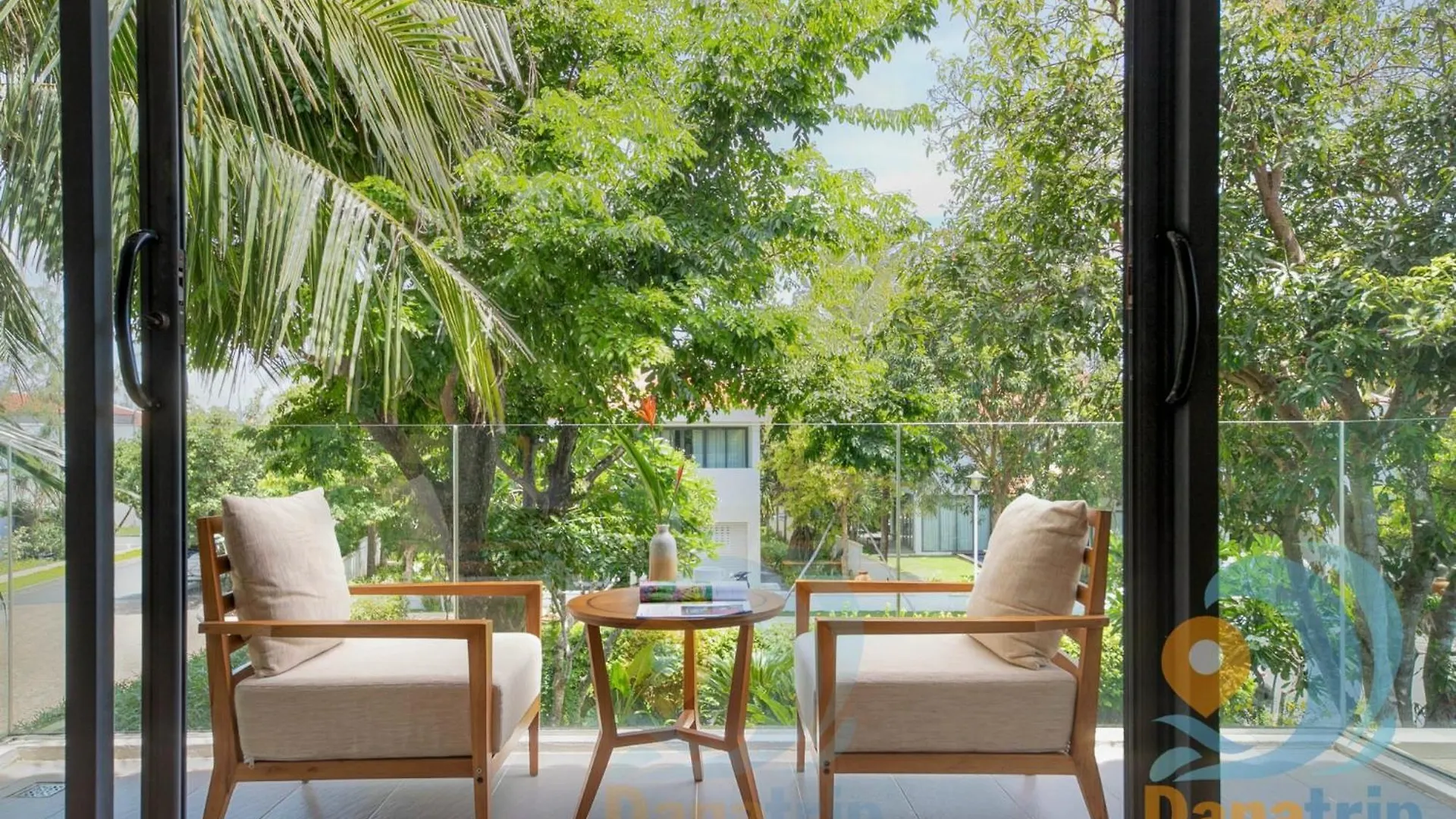 Luxury Pool Villa Close To The Private Beach Da Nang