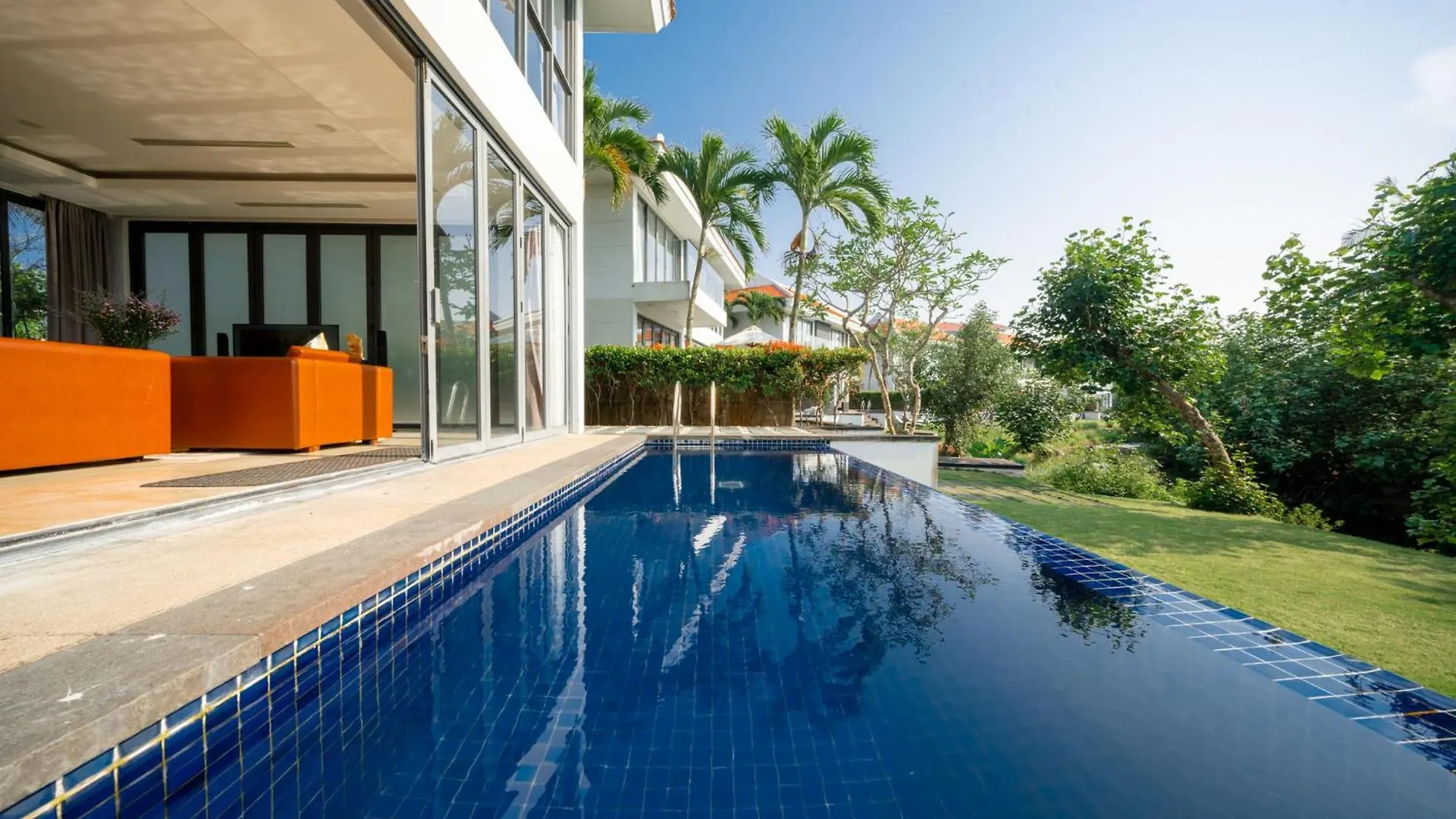 Luxury Pool Villa Close To The Private Beach Da Nang