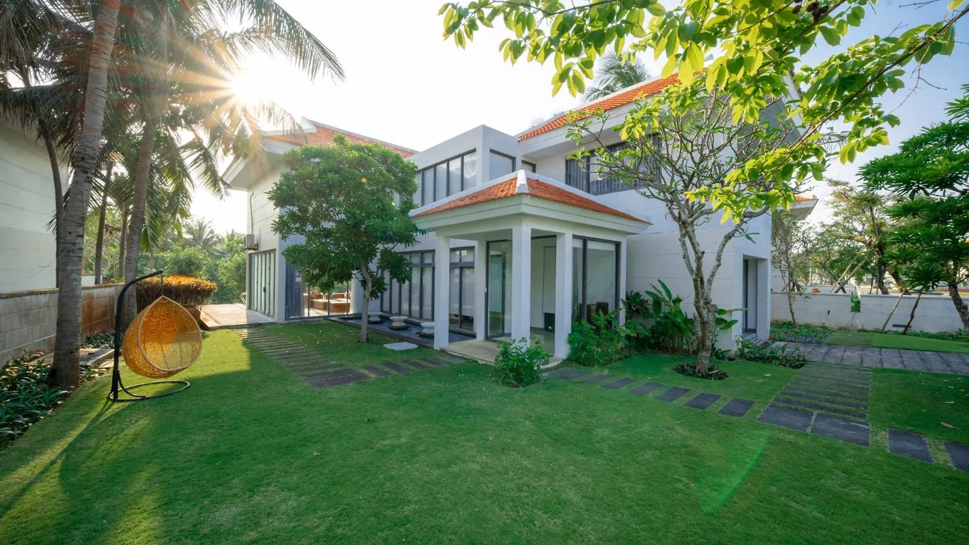Luxury Pool Villa Close To The Private Beach Da Nang