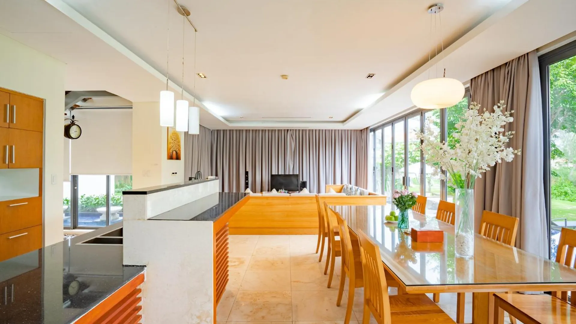 Luxury Pool Villa Close To The Private Beach Da Nang Vietnam
