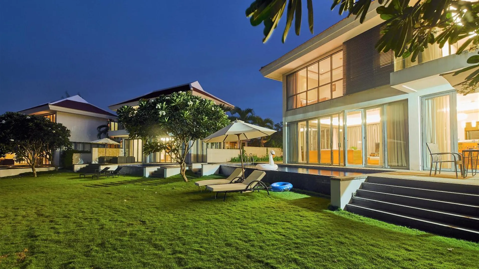 Luxury Pool Villa Close To The Private Beach Da Nang