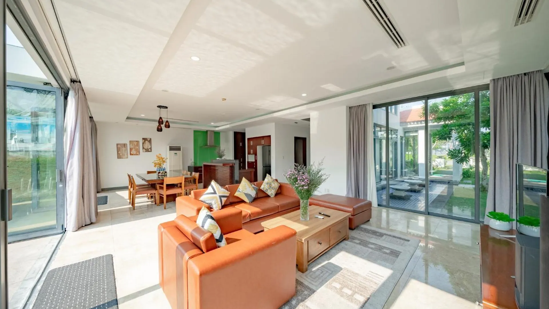 Luxury Pool Villa Close To The Private Beach Da Nang