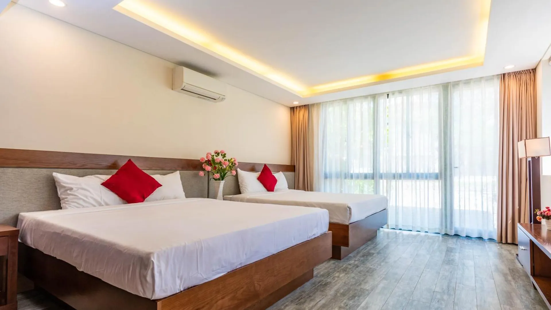 Luxury Pool Villa Close To The Private Beach Da Nang