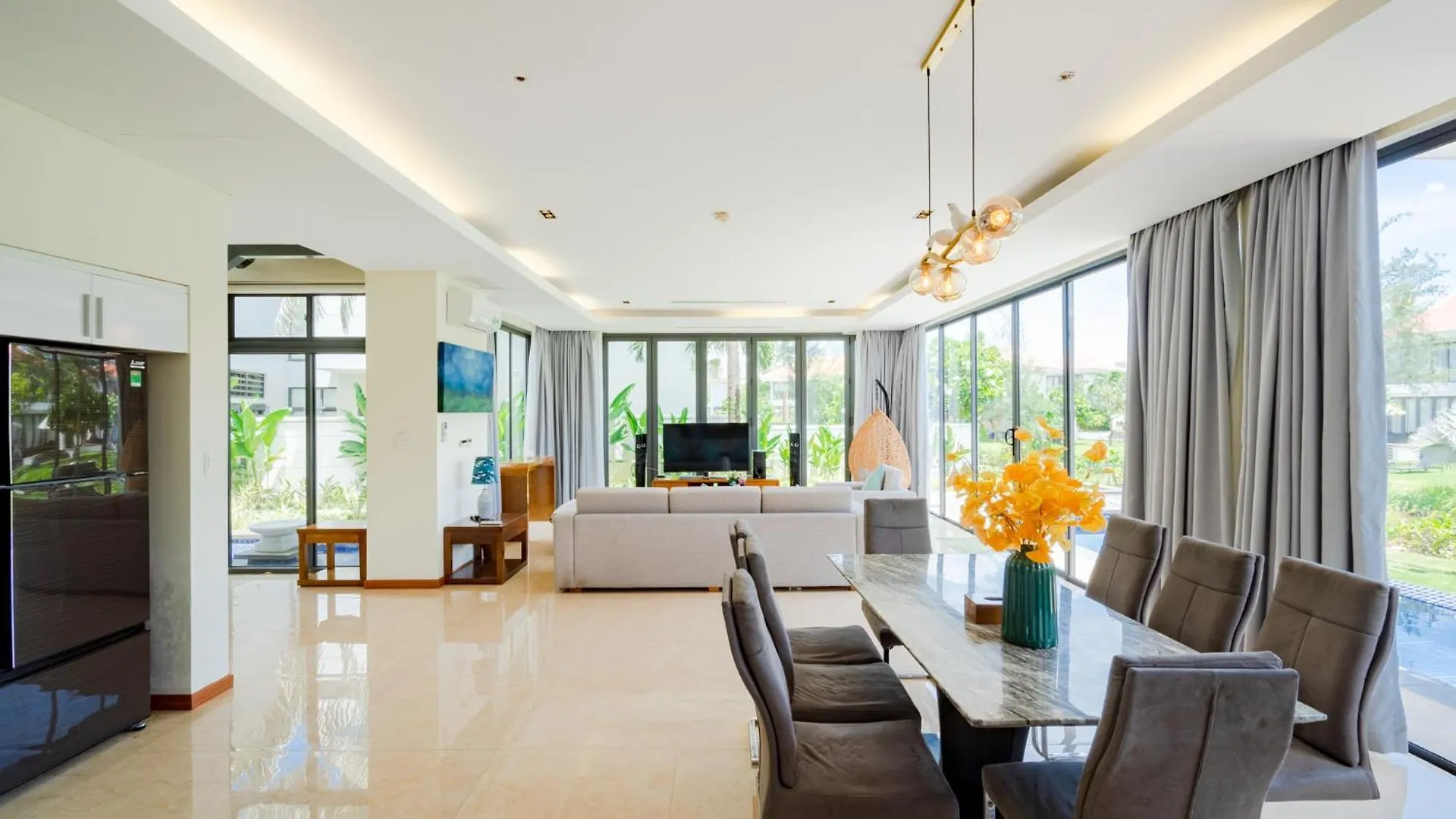 Luxury Pool Villa Close To The Private Beach Da Nang Vietnam