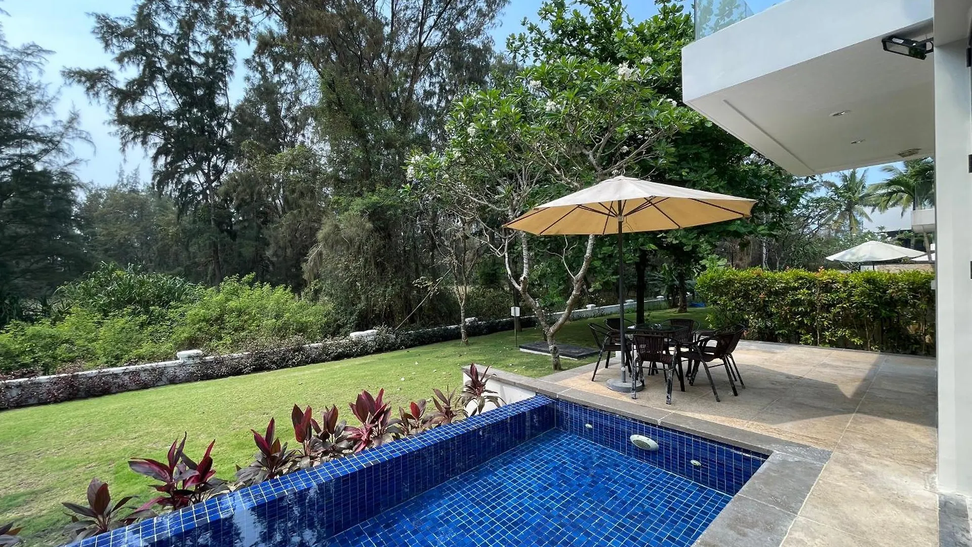 Luxury Pool Villa Close To The Private Beach Da Nang